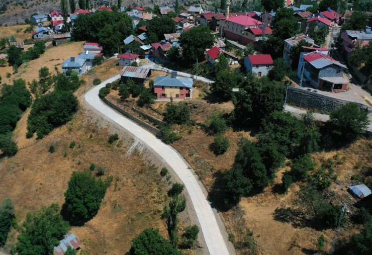 Ordu’nun kırsalında beton yol çalışmaları sürüyor