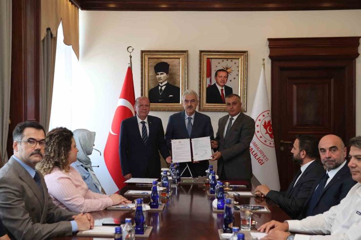 Bursa Ticaret Borsası’ndan merhum Meclis Başkanı Mehmet Aydın’a ahde vefa