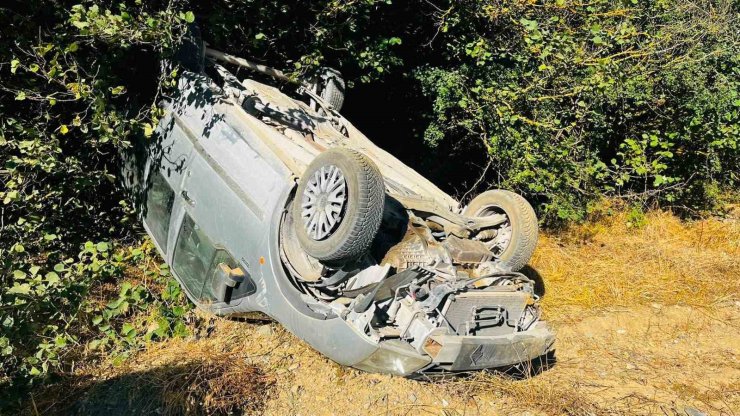 Bilecik’te otomobil takla attı: 2 yaralı