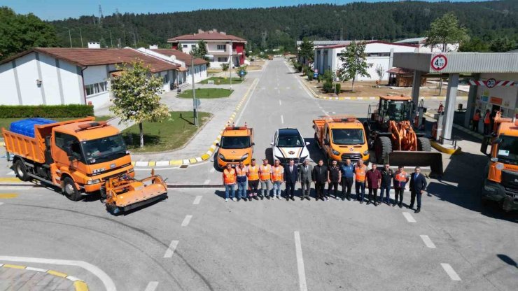 Vali Makas’tan Kaynaşlı’da Karayolları incelemesi