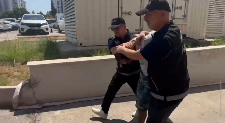 Kırmızı bültenle aranan uyuşturucu taciri yakalandı