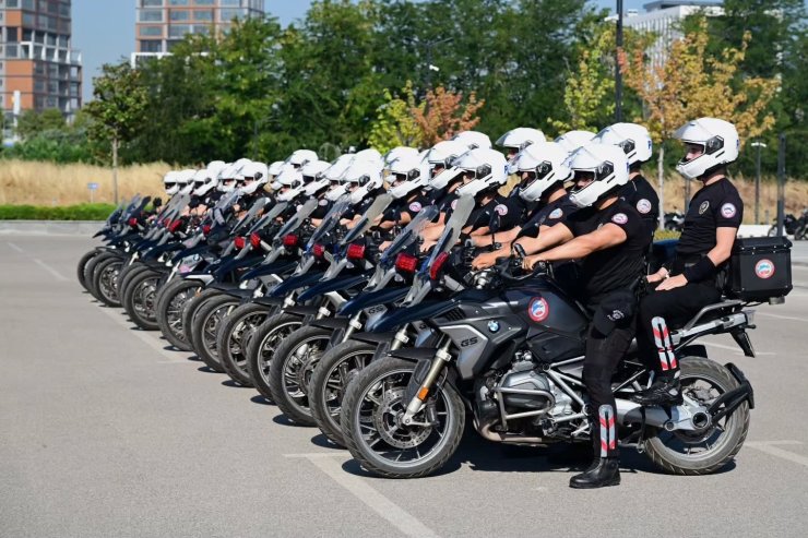 Bursa’da yunus polisleri temel eğitim kursunu tamamladı