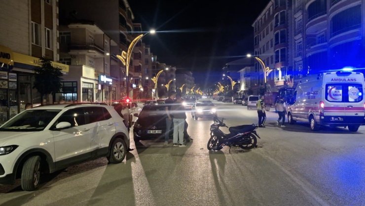 Çorum’da otomobil ile motosiklet çarpıştı: 1 yaralı
