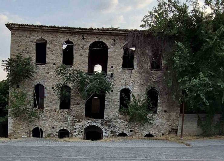 Denizli Büyükşehir Beledisi tarihi Tavas Taş Hana sahip çıkıyor