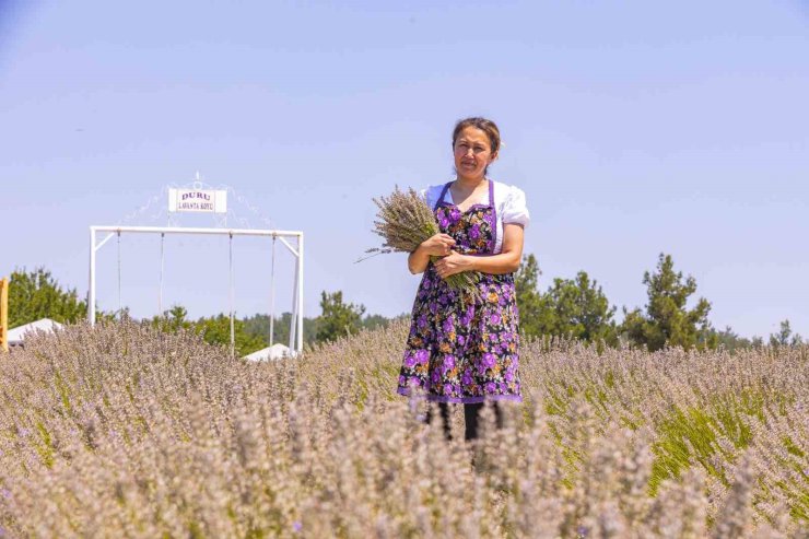 Mersin’de kadın girişimci lavantayı kazanca dönüştürdü