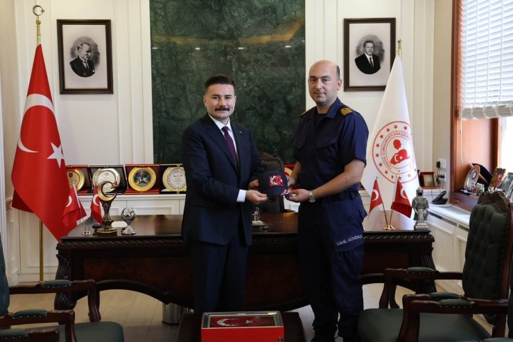 Sahil Güvenlik Batı Marmara Grup Komutanı Borucu’dan Kaymakam Acar’a ziyaret