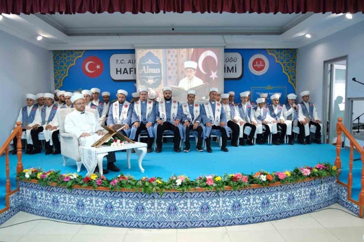Almus’ta 41 hafız icazet belgelerini aldı