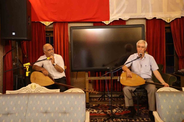 Yunusemre’de saz, söz ve şiir buluştu