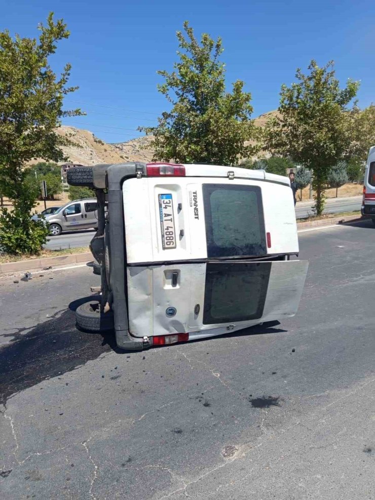 Diyarbakır’da trafik kazası: 2 yaralı