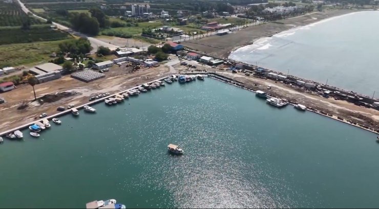 Vali Masatlı, Dörtyol Balıkçı Barınağı’ndaki çalışmaları inceledi