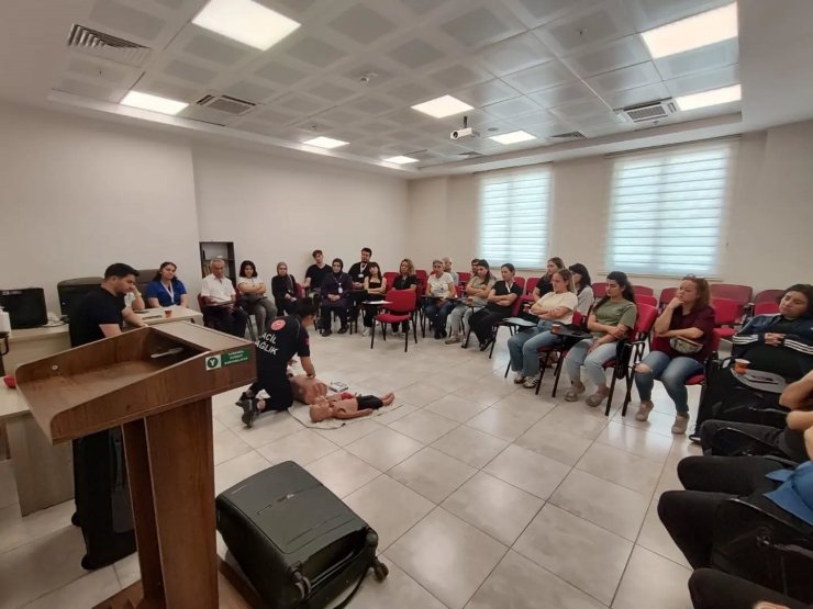 Karacasu Devlet Hastanesi’nde CPR eğitimi verildi