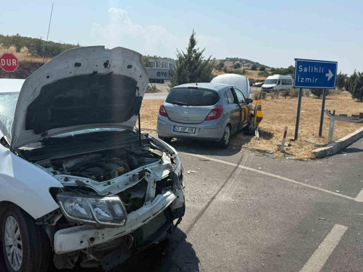 Otomobiller kavşakta çarpıştı: 1 yaralı
