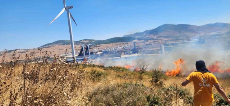 İzmir Aliağa’da fabrikalar bölgesindeki yangın kontrol altına alındı