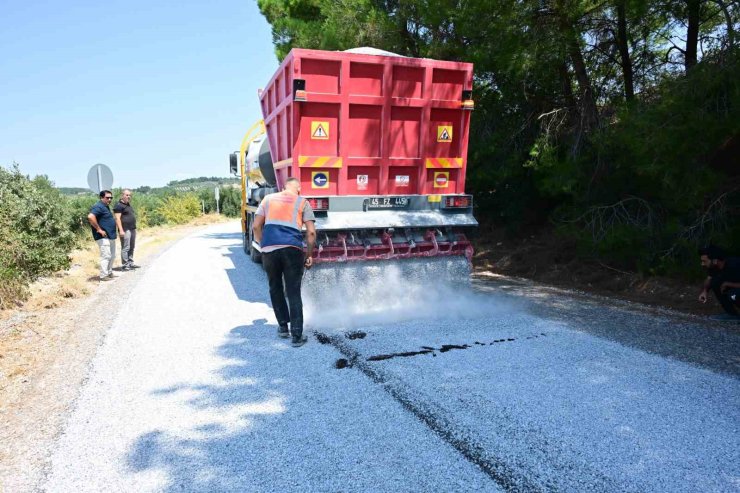 Soma’da mahalle yollarına ikinci kat asfalt atılıyor