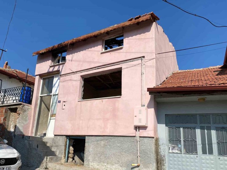 Uşak’ta metruk yapılar yıkılıyor