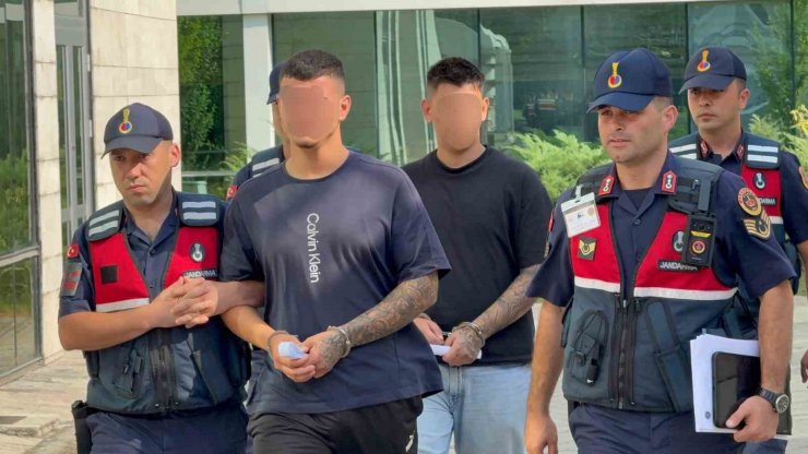 14 bin liralık borç nedeniyle kaçırdıkları genci darbedip hastane yakınına terk eden 2 kişi tutuklandı