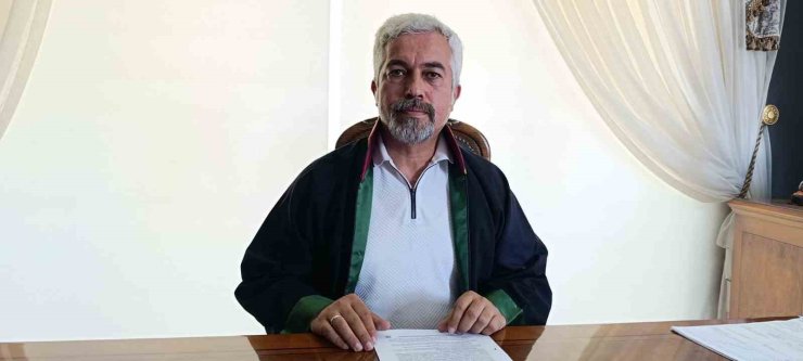 Öğretmen Ayla Kara’nın ailesinden, okula saldıran öğrencinin ailesine 5 milyon 100 bin liralık tazminat davası