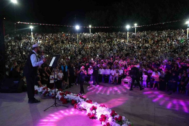 Kâhta Belediyesi’nin programında binlerce kişi aynı ilahide buluştu