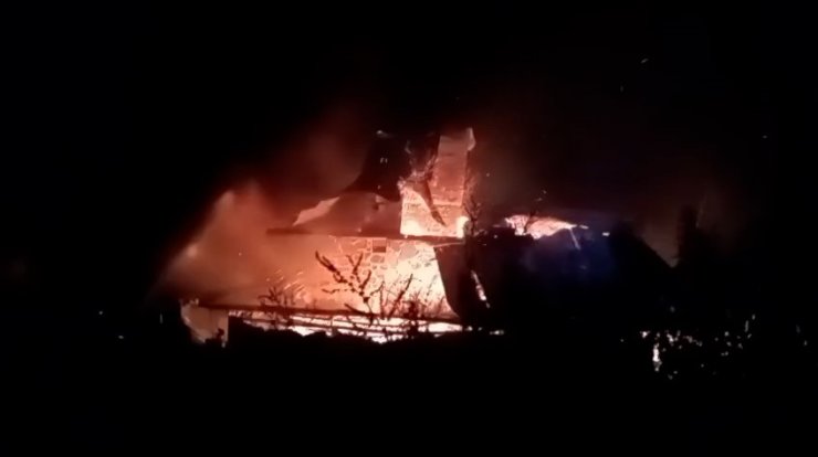 Pokut Yaylası’nda çıkan yangında 1 işletme kül oldu