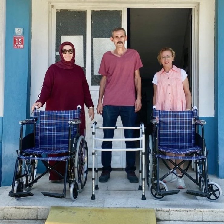 Burhaniye’de kadın muhtar hayır severleri harekete geçirdi