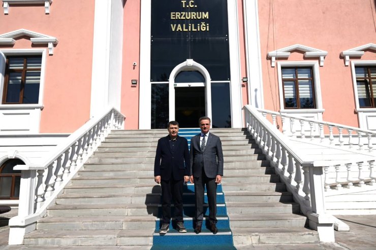 Vasip Şahin Erzurum’da