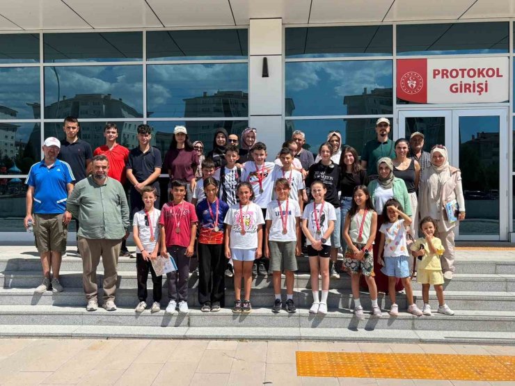 30 Ağustos Zafer Bayramı’na özel Oryantiring Yarışması Akkent’te gerçekleşti