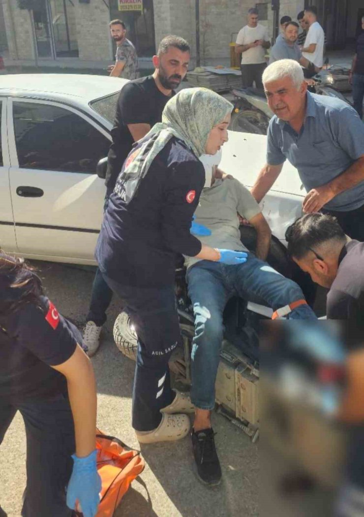 Elektrikli bisiklet ile otomobil çarpıştı: 1 yaralı