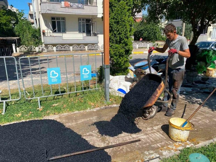 Altıeylül’de parklara güvenli ve modern dokunuş