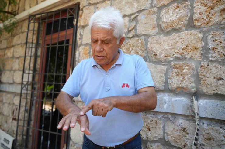 Su altında temizlik yaparken eline aslan balığı dikenleri batan profesörden sıcak sulu ilk müdahale uyarısı