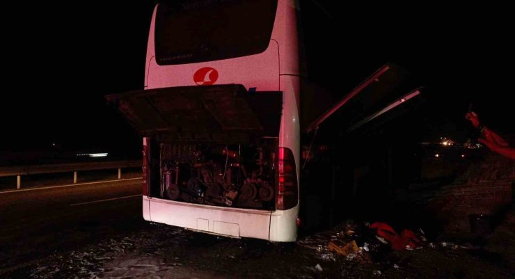 Bilecik’te seyir halindeki yolcu otobüsü alevlere teslim oldu: 1 yaralı