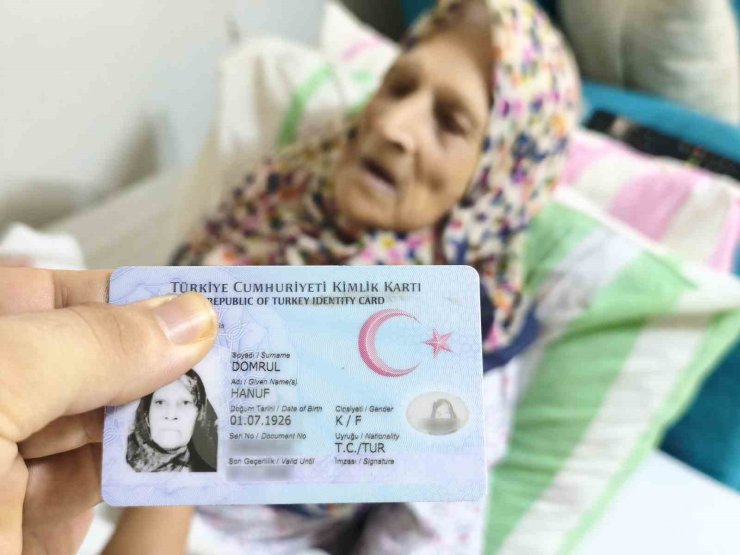 Tarihe tanıklık eden 100 yaşındaki kadın, torununun torununu görerek 171 kişilik aileye sahip oldu
