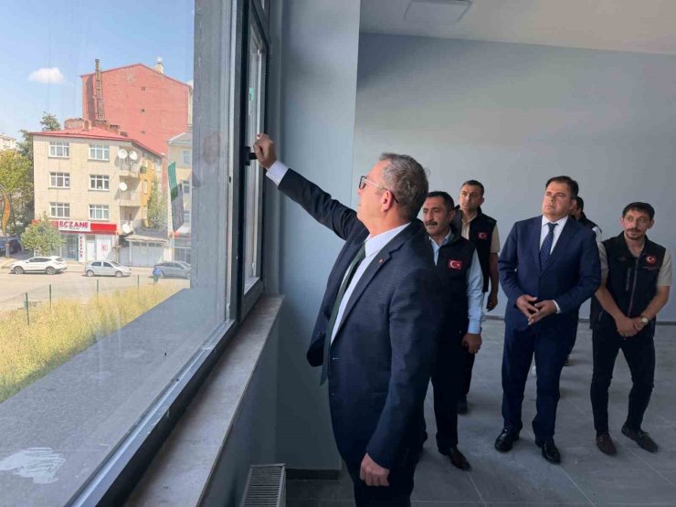 Kars’ta yeni eğitim öğretim yılı öncesi okulda son hazırlıklar