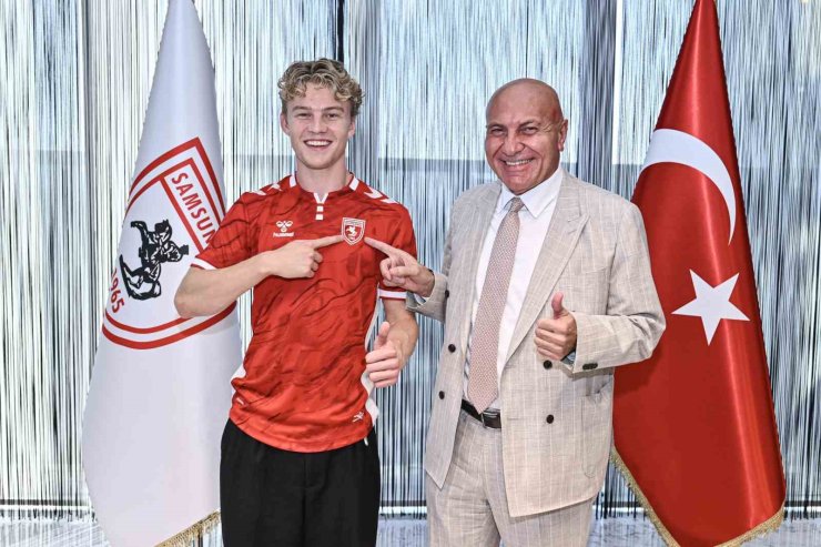 Samsunspor, Danimarkalı oyuncu Oskar Ohlenschlger ile 5 yıllık sözleşme imzaladı