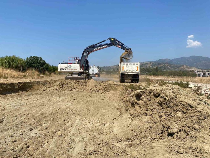 Büyükşehir’in ulaşım yatırımları 17 ilçede eş zamanlı olarak devam ediyor