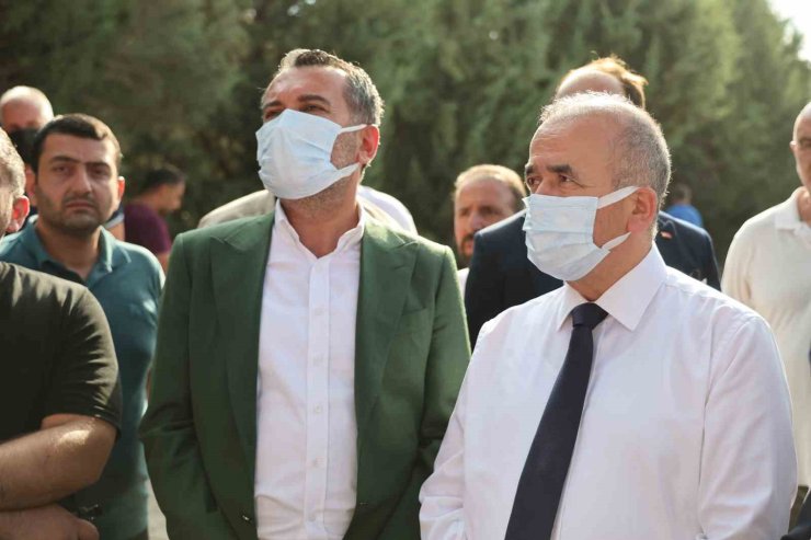 Vali Hatipoğlu yangın bölgesinde: "İlk tespitlere göre 5 işçimiz hafif düzeyde yaralandı"