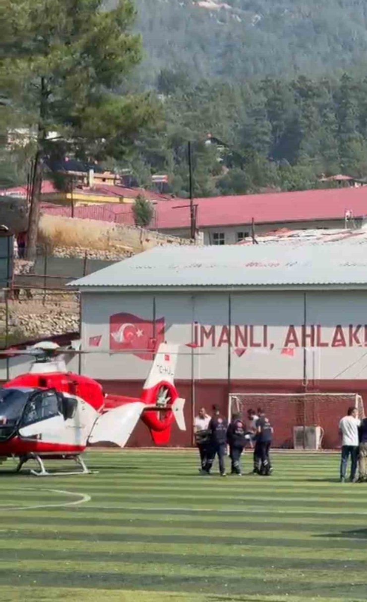 Kalp krizi geçiren vatandaş helikopter ambulansla hastaneye kaldırıldı