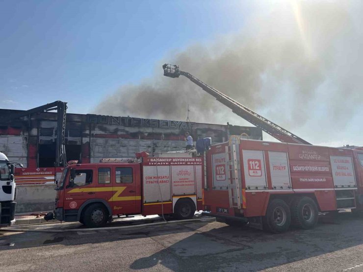 Gaziantep’te fabrika yangını söndürüldü
