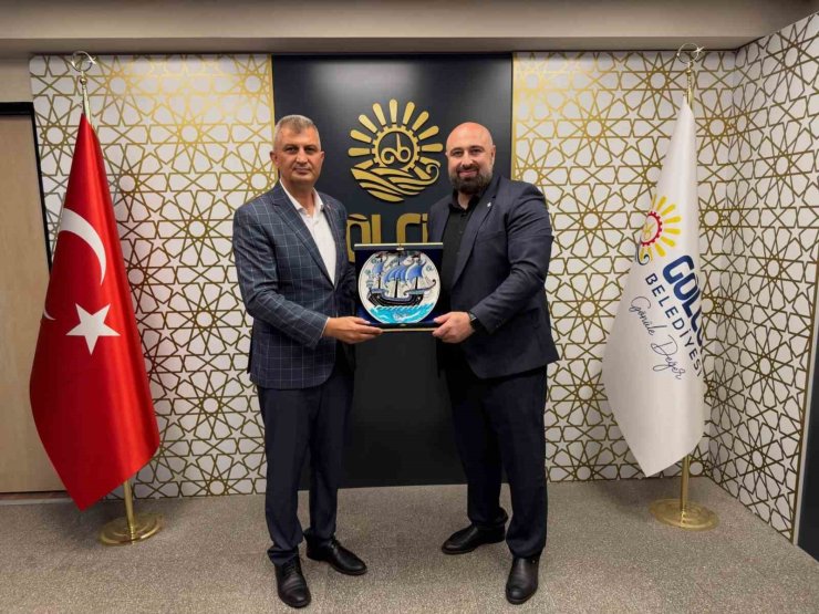 Gürcistan’ın Kutaisi heyetinden Gölcük Belediyesine ziyaret