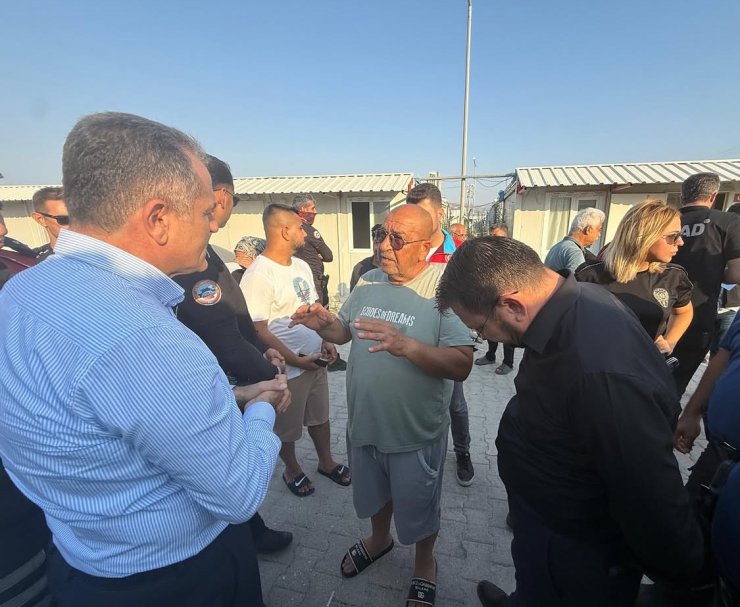 Antakya’da konteynerlerden tahliye süreci vatandaşlara anlatıldı