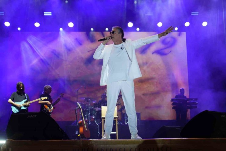 Çelik, Kahramanmaraş’ta sahne aldı