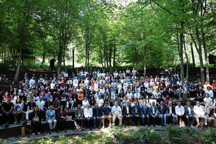 Başiskele’de gençleri buluşturan edebiyat kampı