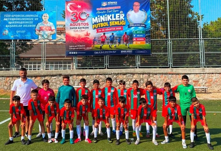 Körfez’de vefat eden saha komiseri Sayarı anısına minikler futbol şenliği