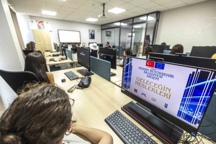 Mersin’de gençlere ücretsiz yazılım eğitimi