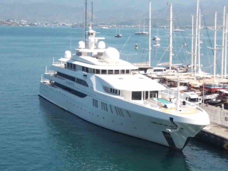 Suudi milyarderin 125 milyon dolarlık mega yatı Fethiye’de 100 ton akaryakıt aldı