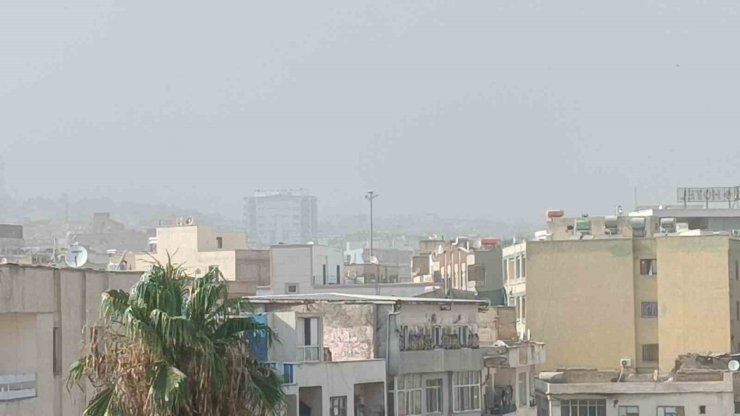Toz bulutu ve rüzgar Şanlıurfa’yı etkisi altına aldı