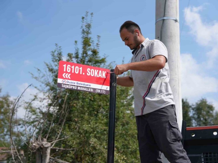 Düzce’de cadde ve sokak tabelaları tamamlanıyor