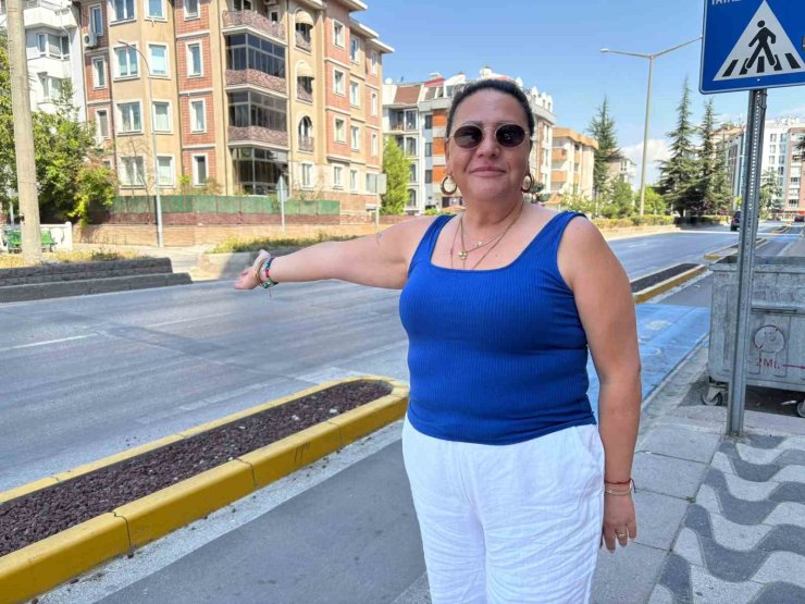 Sürekli kaza olan caddede tedbir alınması isteniyor