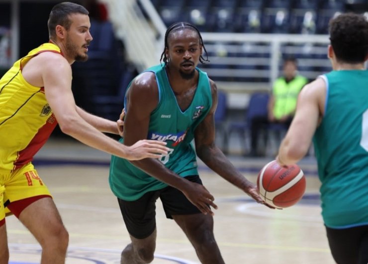 Denizli Basket ilk provasında Göztepe ile berabere kaldı