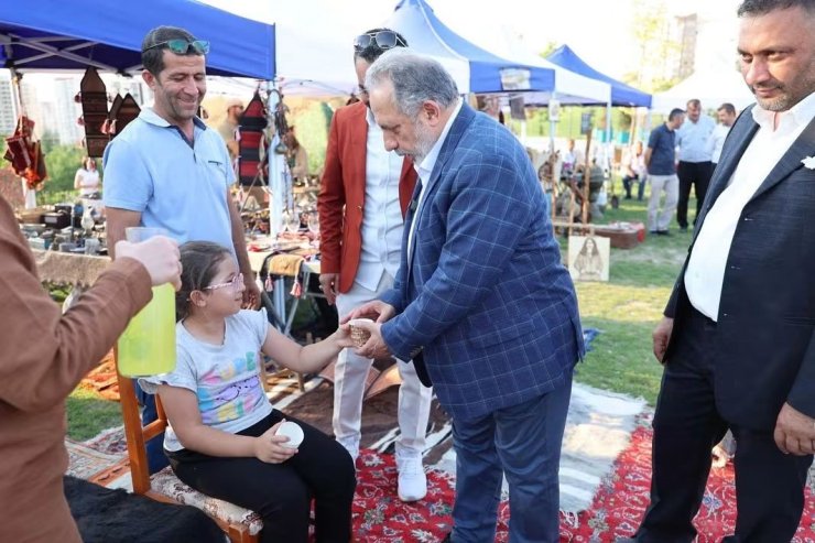 Türkiye’nin en büyük antika fuarı Talas’ta açıldı