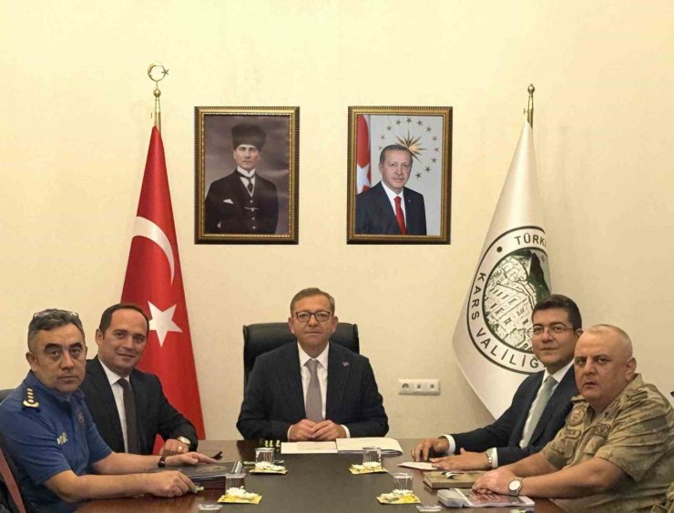 Kars’ta Güvenlik Zirvesi: okul çevreleri ve sınır güvenliği masaya yatırıldı